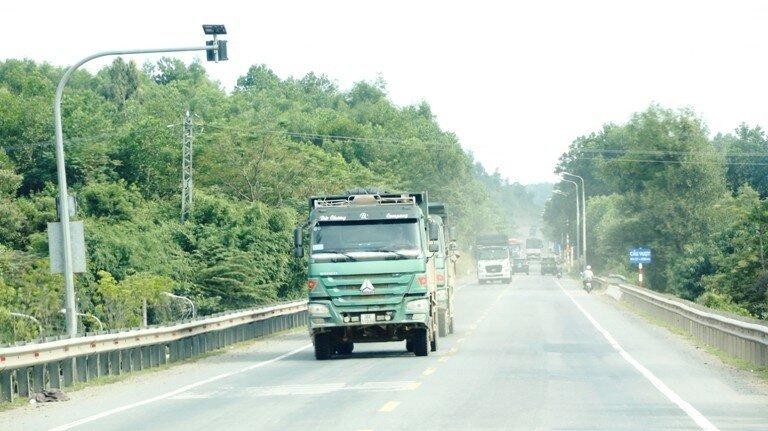 Dự án BT La Sơn - Túy Loan, đoạn Km 66- Km 77+550 (Hòa Liên- Túy Loan) mở rộng quy mô mặt đường cao tốc vẫn đang dậm chân tại chỗ do vướng mắc giải phóng mặt bằng.