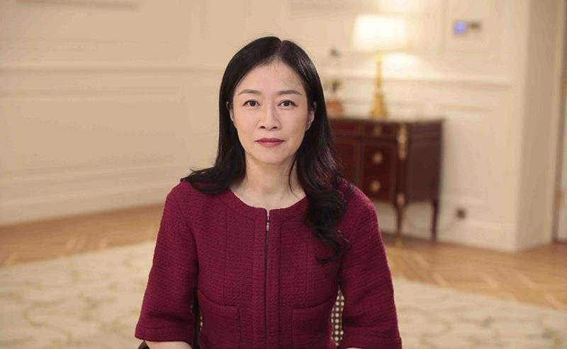 Phó chủ tịch Cấp cao kiêm Giám đốc HĐQT Huawei Catherine Chen phát biểu tại sự kiện