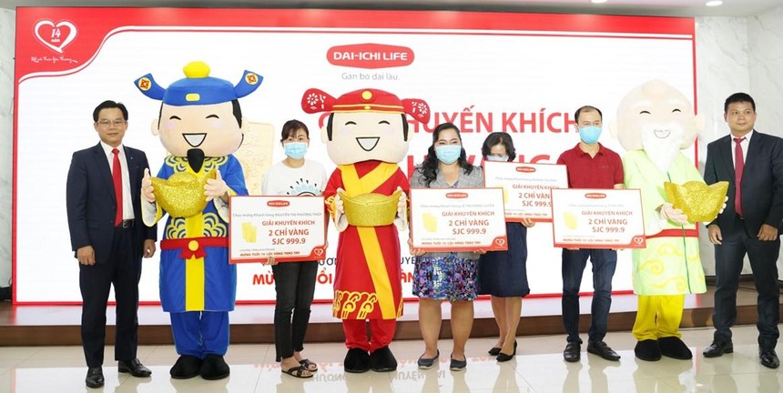 Dai-ichi Life Việt Nam tổ chức Lễ trao giải cho khách hàng trúng thưởng chương trình “Mừng tuổi 14 – Lộc Vàng trao tay”