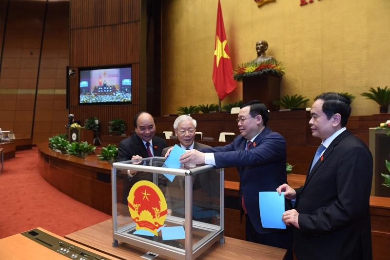 Tổng Bí thư Nguyễn Phú Trọng cùng lãnh đạo Nhà nước bỏ phiếu làm công tác nhân sự tại Quốc hội (Ảnh Quochoi.vn).