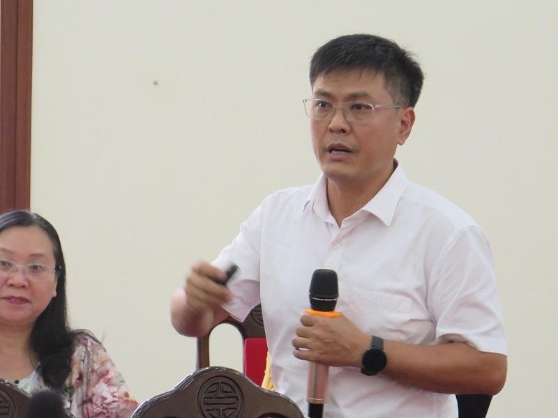 Ông Hồ Công Hòa, Phó trưởng ban Nghiên cứu các vấn đề xã hội, Viện Nghiên cứu quản lý kinh tế Trung ương phát biểu tại hội thảo.