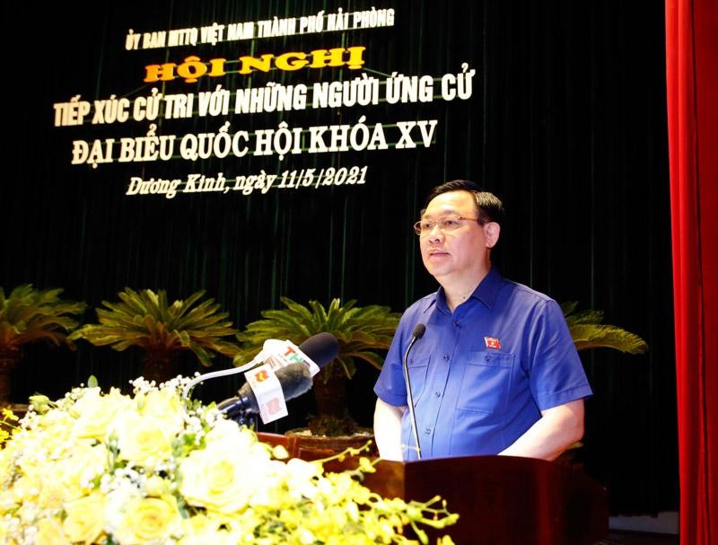 Chủ tịch Quốc hội Vương Đình Huệ tiếp xúc cử tri tại Thành phố Hải Phòng (Ảnh - DT)