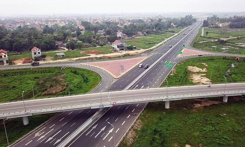 Việc xây dựng đường cao tốc tại Việt Nam trong thời gian vừa qua giống như một cỗ xe rất cần tốc độ, nhưng lại không thể bốc lên được như mong đợi.