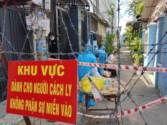 Trước nguy cơ Hà Nội sẽ xuất hiện thêm ca mắc ở cộng đồng, lãnh đạo CDC Hà Nội kiến nghị người đến từ TP.HCM cần tự cách ly tại nhà.
