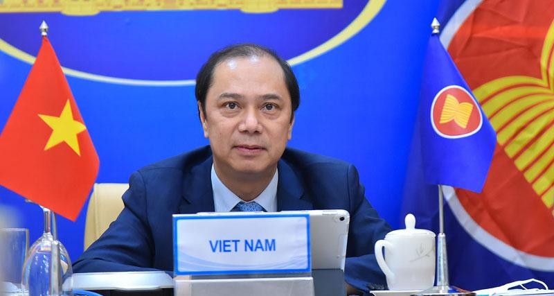 Thứ trưởng Bộ Ngoại giao Nguyễn Quốc Dũng, Trưởng SOM ASEAN Việt Nam tham dự cuộc họp Quan chức cao cấp ASEAN-EU (Ảnh: BNG)