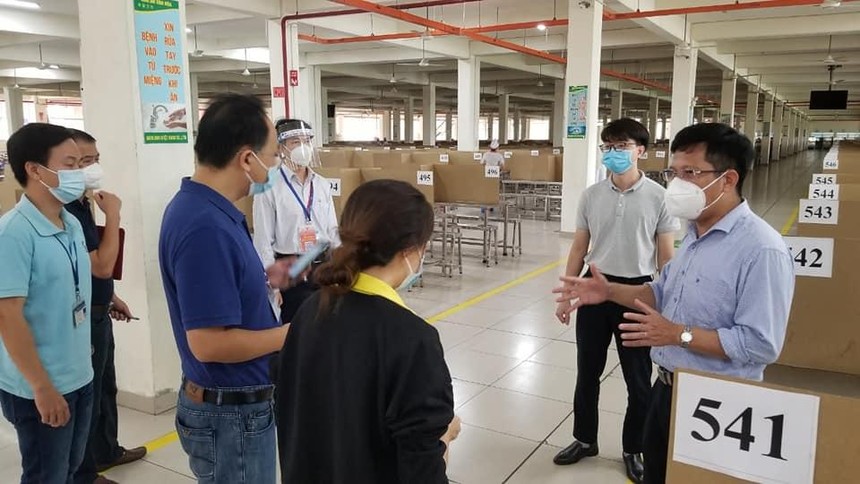 Đoàn công tác của Bộ Y tế kiểm tra Công ty TNHH Worldon Việt Nam, Khu công nghiệp Đông Nam, huyện Củ Chi.