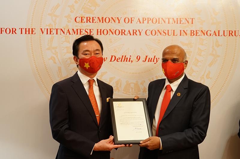 Ông Nama Subbiah Setty Srinivasa Murthy được bổ nhiệm làm Lãnh sự danh dự Việt Nam tại Bangalore, bang Karnataka, Ấn Độ.