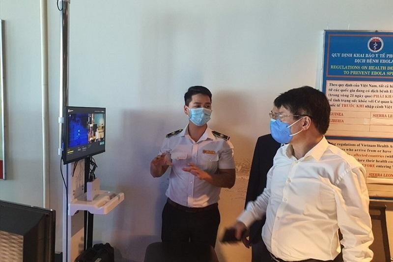Công tác phòng chống dịch Covid-19 triển khai tại Cảng hàng không quốc tế Cam Ranh, Khánh Hòa. Ảnh: P.L
