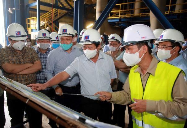 Phó Thủ tướng Chính phủ Lê Văn Thành yêu cầu phải tập trung tối đa nguồn lực, đẩy nhanh tiến độ, đưa nhà máy Nhiệt điện Thái Bình 2 vào vận hành, khai thác an toàn trong năm 2022 (Ảnh: VGP)