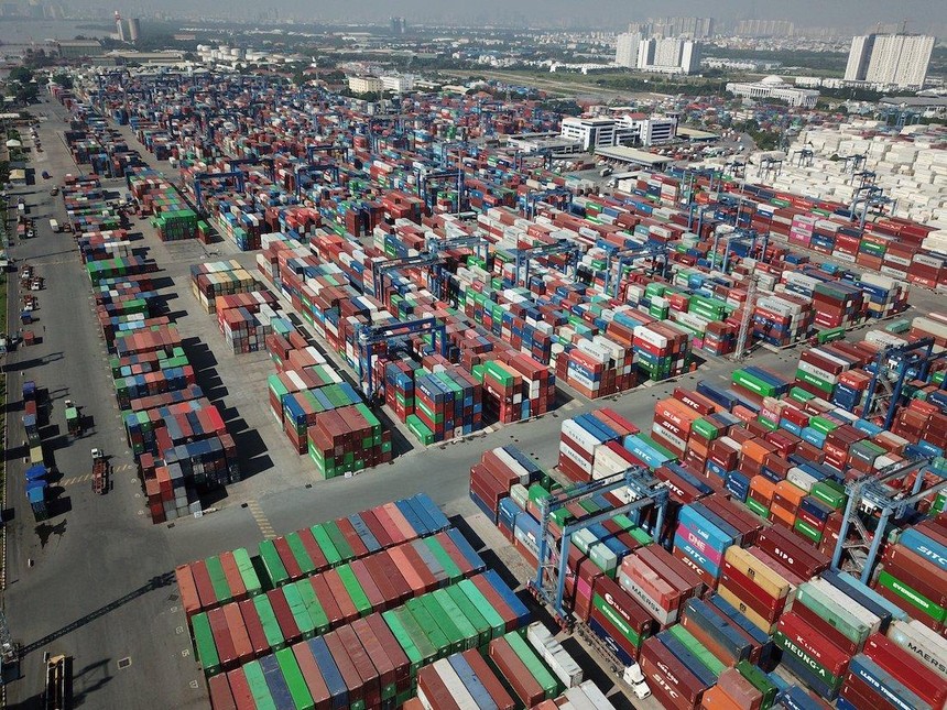 Container hàng hoá tại Tân Cảng- Cát Lái. (ảnh: Lê Toàn).