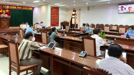 Lãnh đạo tỉnh Phú Yên làm việc với lãnh đạo Bộ TT&TT qua hình thức trực tuyến về công tác ứng dụng công nghệ thông tin trong phòng chống COVID-19.