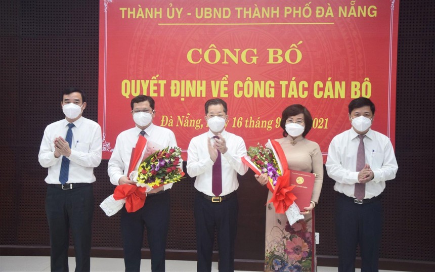 Ông Trần Phước Sơn, và bà Ngô Thị Kim Yến được Thủ tướng Chính phủ phê chuẩn kết quả bầu bổ sung làm Phó Chủ tịch UBND thành phố Đà Nẵng.