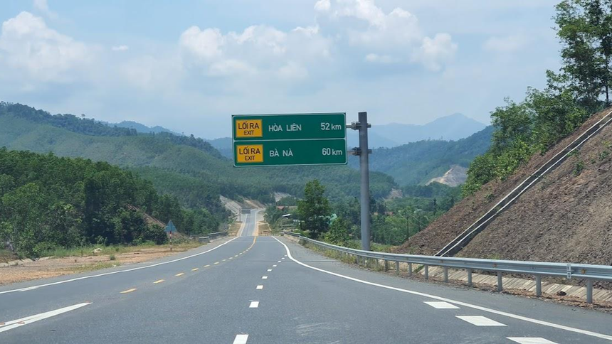 Cao tốc La Sơn - Túy Loan hiện đã hoàn thành xong giai đoạn 1 dự án với 2 làn xe.