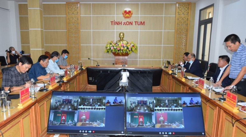 Buổi làm việc giữa lãnh đạo UBND tỉnh Kon Tum với đại diện Tập đoàn Hùng Nhơn Việt Nam và Tập đoàn De Heus (Hà Lan)
