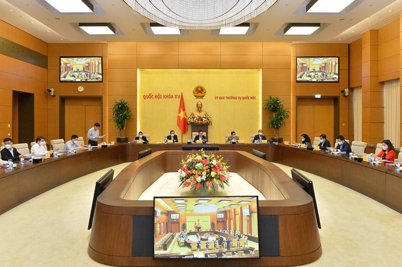 Chủ tịch Quốc hội Vương Đình Huệ chủ trì buổi làm việc (Ảnh - Quochoi.vn).