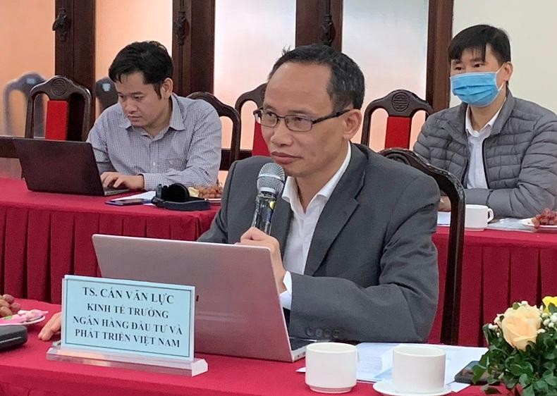 Chuyên gia kinh tế Cấn Văn Lực cho rằng Việt Nam còn rất nhiều dư địa cải cách bởi thủ tục hành chính trong lĩnh vực đất đai, đầu tư, xây dựng, thủ tục hoàn thuế vẫn còn quá phức tạp.