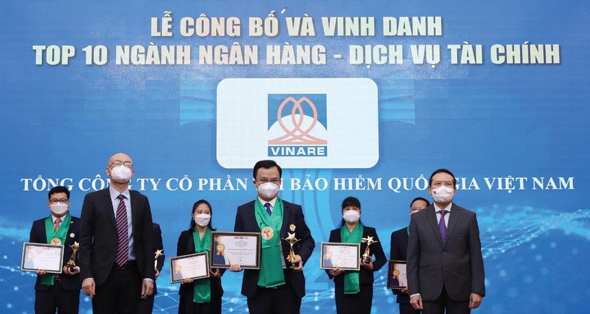 VINARE nhận giải thưởng Top 10 ngành ngân hàng - dịch vụ tài chính tại Lễ công bố và vinh danh Thương hiệu mạnh Việt Nam 2020 - 2021