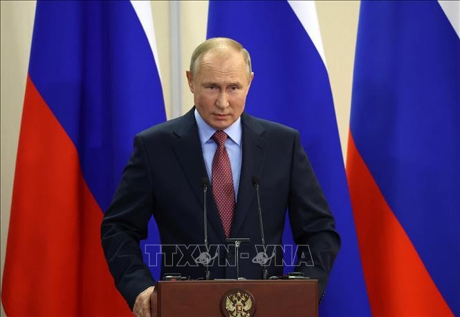 Tổng thống Nga Vladimir Putin trong cuộc họp báo tại Sochi, ngày 8/12/2021. Ảnh: AFP/TTXVN