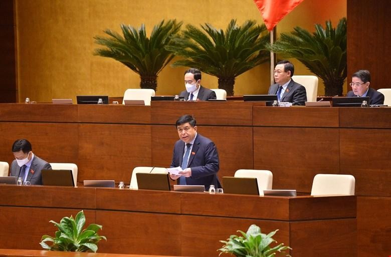 Bộ trưởng Nguyễn Chí Dũng giải trình trong phiên họp chiều 7/1/2022.