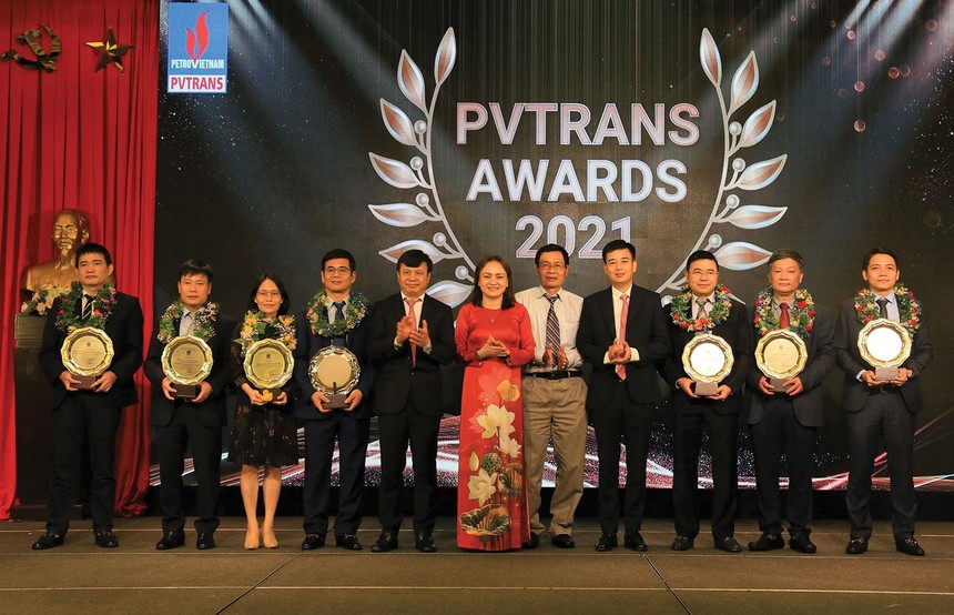 Vinh danh các cá nhân và tập thể xuất sắc nhất PVTrans năm 2021