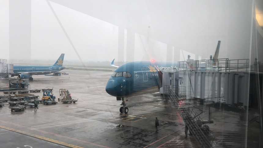 Chuyến bay thường lệ đầu tiên nối lại mạng bay châu Âu - Việt Nam do Vietnam Airlines thực hiện hạ cánh an toàn tại Nội Bài sáng 26/1