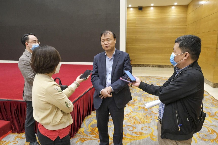 Theo Thứ trưởng Đỗ Thắng Hải, Nhà máy Lọc hóa dầu Nghi Sơn hiện cung ứng khoảng 30-35% thị phần xăng dầu tại Việt Nam, vậy nên khi cắt giảm công suất, chắc chắn có tác động nhất định đến một số doanh nghiệp đầu mối kinh doanh xăng dầu trong nước