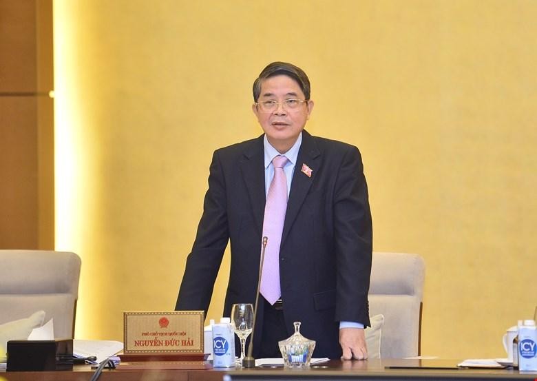 Phó chủ tịch Quốc hội Nguyễn Đức Hải điều hành phiên thảo luận.