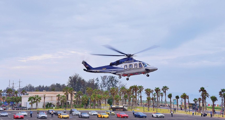 Novaland tổ chức cho khách hàng tham quan dự án NovaWorld Phan Thiết bằng trực thăng. Ảnh: Lê Toàn 