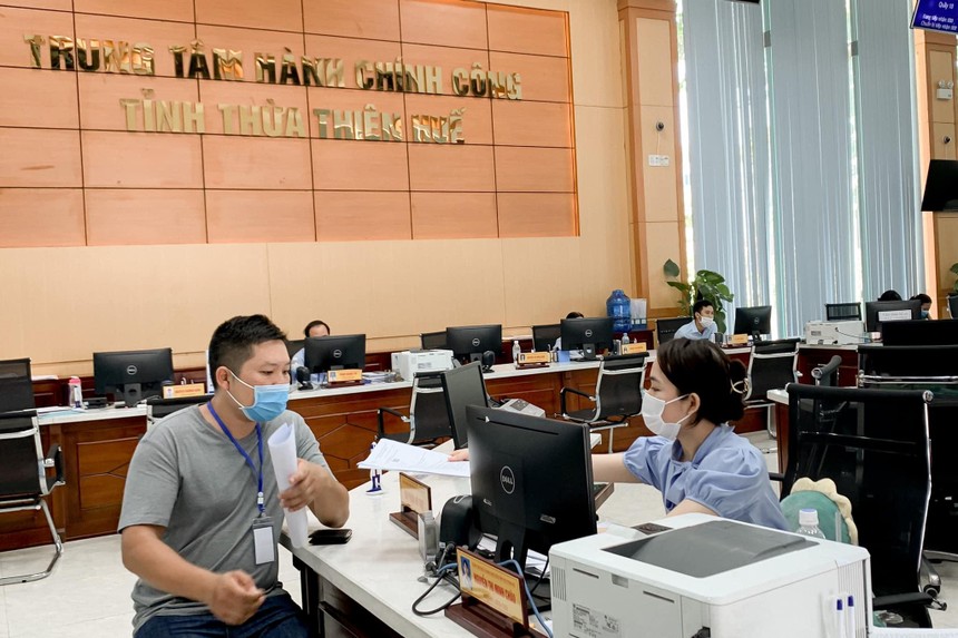 Với mức tăng 9 bậc so với năm 2020, Thừa Thiên Huế vươn lên đứng đầu toàn quốc trong bảng xếp hạng về chỉ số hiệu quả quản trị và hành chính công cấp tỉnh (PAPI) năm 2021.