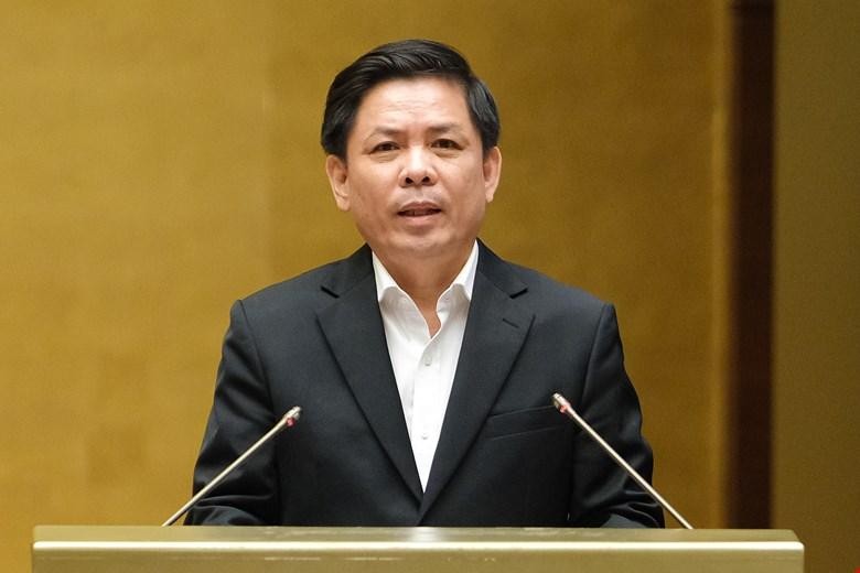 Bộ trưởng Bộ Giao thông - Vận tải Nguyễn Văn Thể trình Quốc hội 3 dự án cao tốc mới.