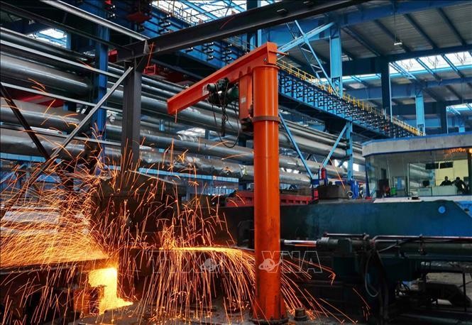 Dây chuyền sản xuất thép tại một nhà máy ở Hà Bắc, Trung Quốc. Ảnh: THX/TTXVN
