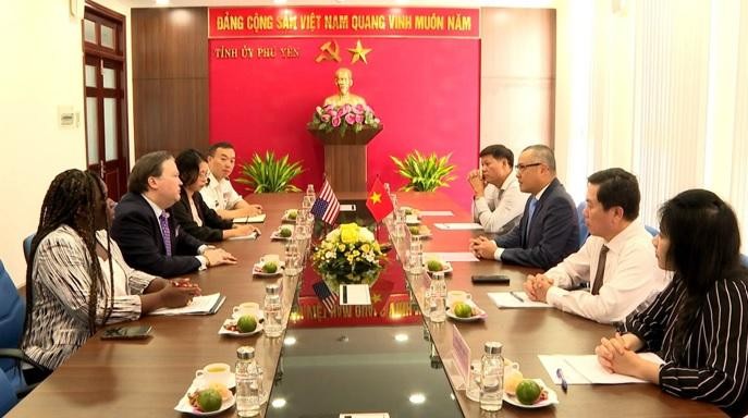 Lãnh đạo tỉnh Phú Yên tiếp Đại sứ Hoa Kỳ đến thăm, chào xã giao