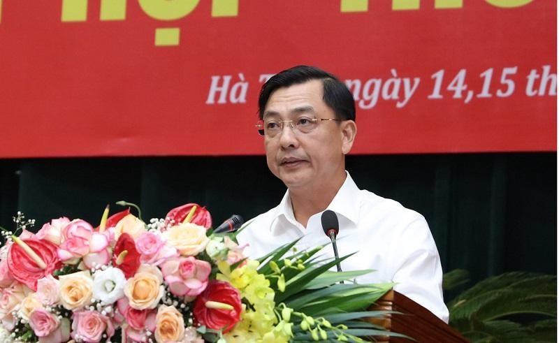 Giám đốc Sở Kế hoạch và Đầu tư Trần Việt Hà trả lời về lĩnh vực quy hoạch - đầu tư với nội dung liên quan đến tỷ lệ giải ngân vốn đầu tư công 6 tháng đầu năm đạt thấp, nhất là phần vốn ngân sách tỉnh quản lý.