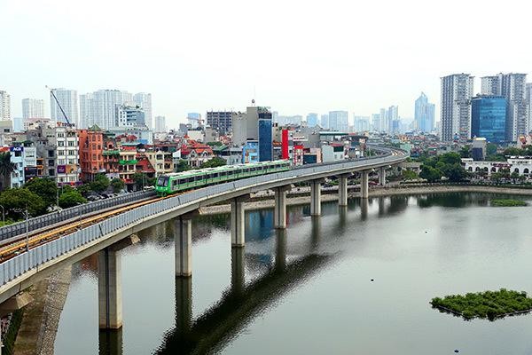 Tuyến đường sắt Cát Linh - Hà Đông đang vận hành ổn định, với khoảng 50.000 lượt người được vận chuyển mỗi ngày.