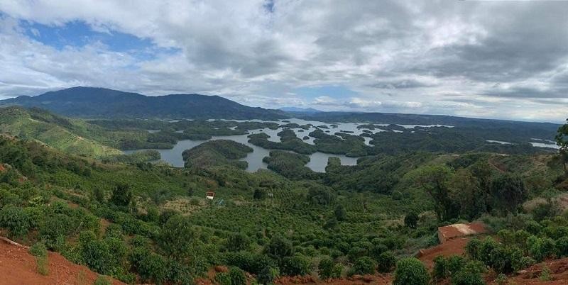 Nhiều sai phạm về đất đai xảy ra xung quanh khu vực hồ Tà Đùng, huyện Đắk Glong, tỉnh Đắk Nông. Ảnh: K.Nam