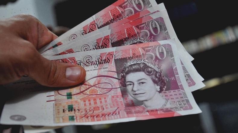Đồng bảng Anh rớt giá mạnh trong bối cảnh giới đầu tư lo ngại triển vọng kinh tế Anh trở nên u ám. Ảnh: AFP