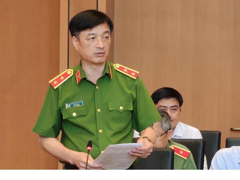 Thứ trưởng Bộ Công an,Nguyễn Duy Ngọc báo cáo tại cuộc họp. (Ảnh: LH).