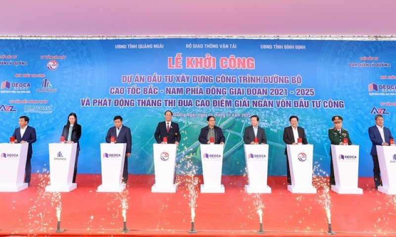 Bộ trưởng Nguyễn Chí Dũng đã phát động Tháng thi đua cao điểm giải ngân đầu tư công tại Lễ khởi công 12 dự án thành phần của cao tốc Bắc - Nam