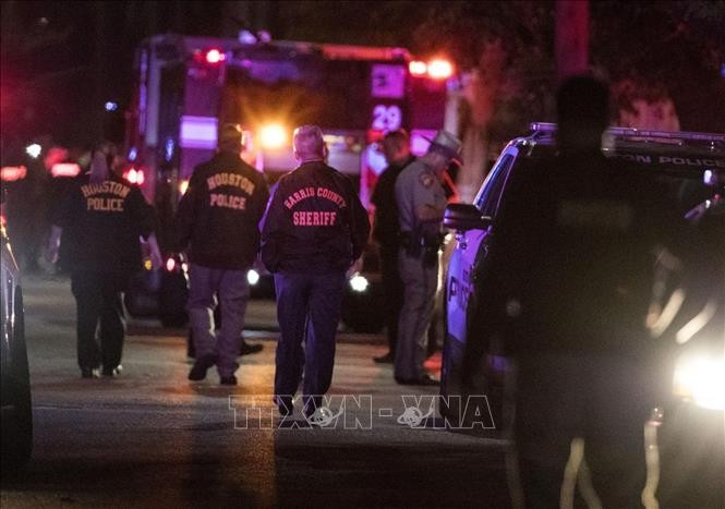 Cảnh sát điều tra tại hiện trường vụ nổ súng ở Houston, bang Texas, Mỹ, ngày 28/1/2019. Ảnh minh họa: AP/TTXVN