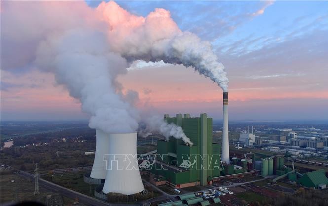 Chú thích ảnh Toàn cảnh một nhà máy điện than ở Schkopau, miền Đông Đức. Ảnh minh họa: AFP/TTXVN