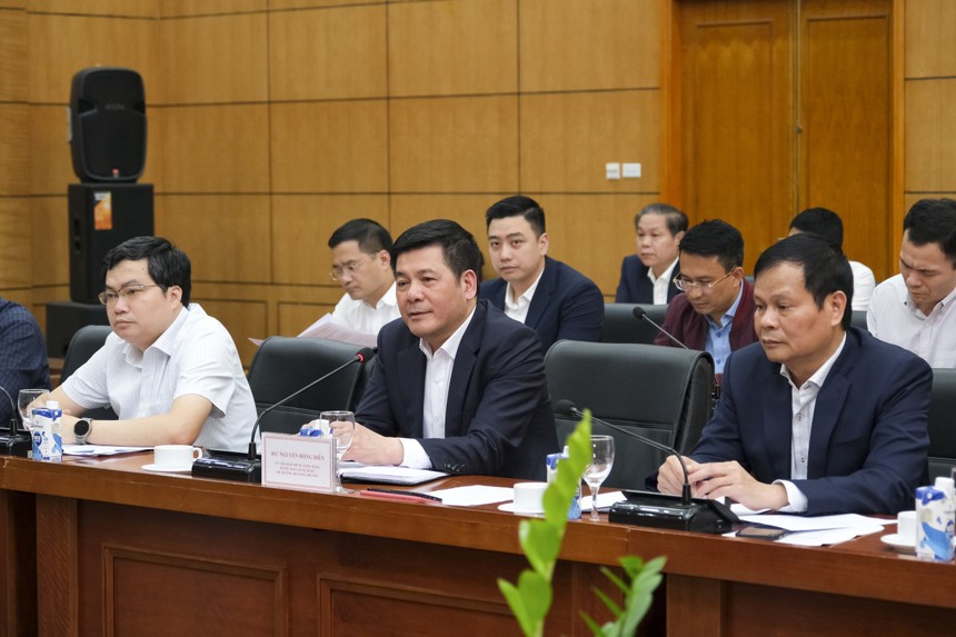 Bộ trưởng Nguyễn Hồng Diên chủ trì họp với các bên liên quan bàn cách gỡ khó cho Dự án thủy điện Hồi Xuân.
