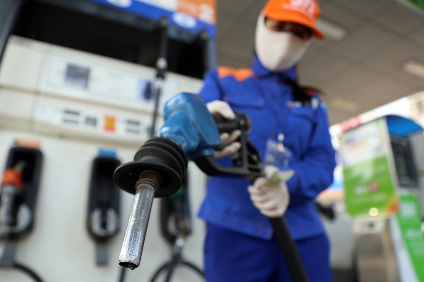 Bộ Tài chính đề xuất bỏ quy định rà soát chi phí kinh doanh xăng dầu.