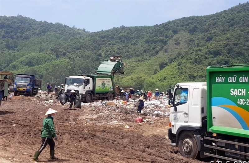 Áp lực xử lý rác thải đô thị trên địa bàn thành phố Đà Nẵng ngày càng lớn.