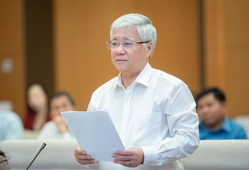 Chủ tịch Ủy ban Trung ương Mặt trận Tổ quốc Việt Nam Đỗ Văn Chiến trình bày báo cáo. 