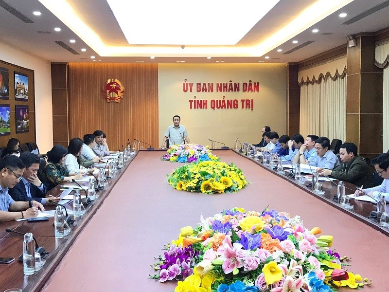 UBND tỉnh Quảng Trị đã có buổi làm việc với các sở, ngành, địa phương về tình hình hoạt động của các cơ sở, nhà máy chế biến dăm gỗ vào tháng 3/2023 để có định hướng phát triển cụ thể. Nguồn: quangtri.gov.vn