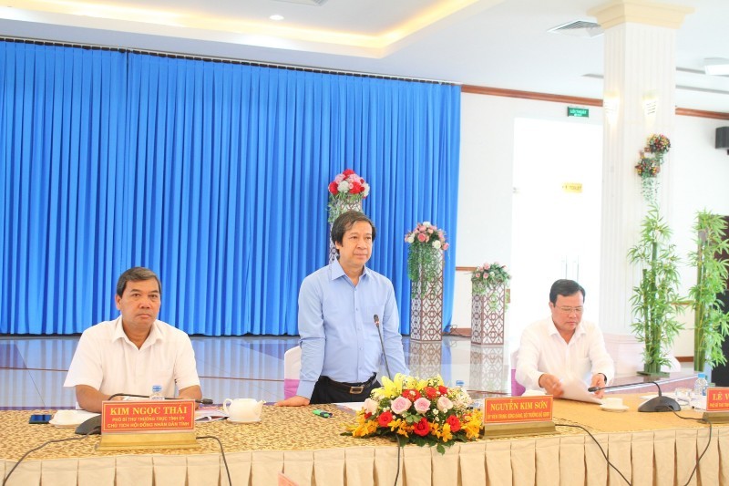 Bộ trưởng Bộ Giáo dục và Đào tạo Nguyễn Kim Sơn đề nghị tỉnh Trà Vinh tập trung cho công tác giải ngân đầu tư công.