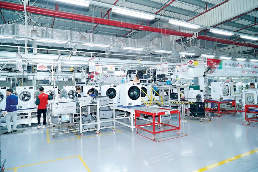 Dây chuyền sản xuất của LG Electronics Việt Nam Hải Phòng tại KCN Tràng Duệ Ảnh: Đàm Thanh 
