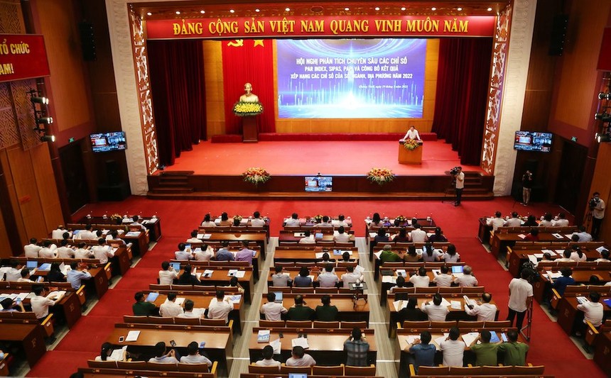 Chiều ngày 19/5, tỉnh Quảng Ninh đã tổ chức Hội nghị phân tích chuyên sâu các chỉ số PAR INDEX, SIPAS, PAPI và công bố kết quả xếp hạng các chỉ số của sở, ngành, địa phương năm 2022. Ảnh: Thu Lê.