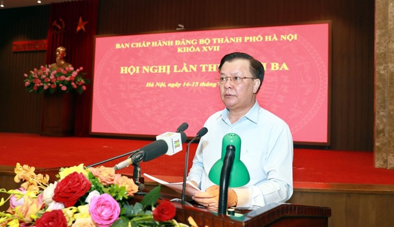 Bí thư Thành ủy Hà Nội Đinh Tiến Dũng cho biết, so với chỉ tiêu Nghị quyết Đại hội ước tính có 9/20 chỉ tiêu có khả năng đạt và vượt vào cuối nhiệm kỳ.