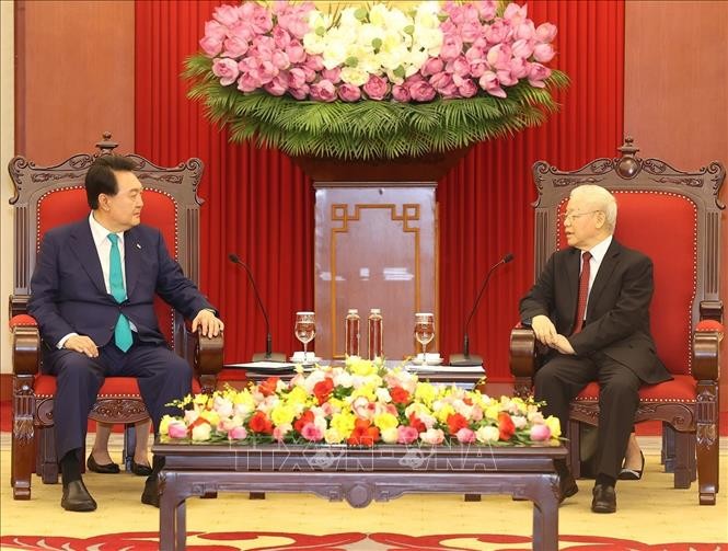 Tổng Bí thư Nguyễn Phú Trọng tiếp Tổng thống Hàn Quốc Yoon Suk Yeol đang có chuyến thăm cấp Nhà nước tới Việt Nam (Ảnh: TTXVN)